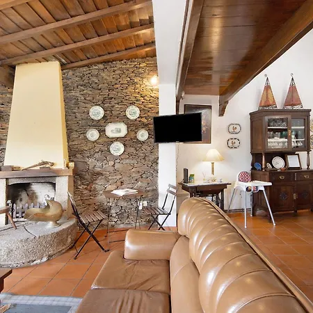 Azenha Da Lagoa Negra Holiday home *